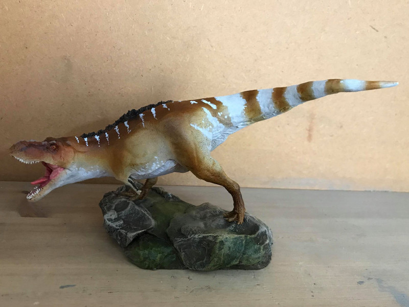 T-Rex, braun-weiß, Dinosaurier Modell von Simon Panek