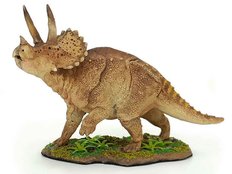 Triceratops, braun, Dinosaurier Modell von Simon Panek